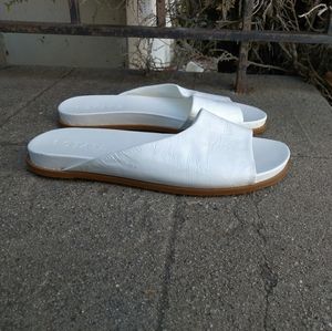 1 State Onora Slip On Leather Sandals